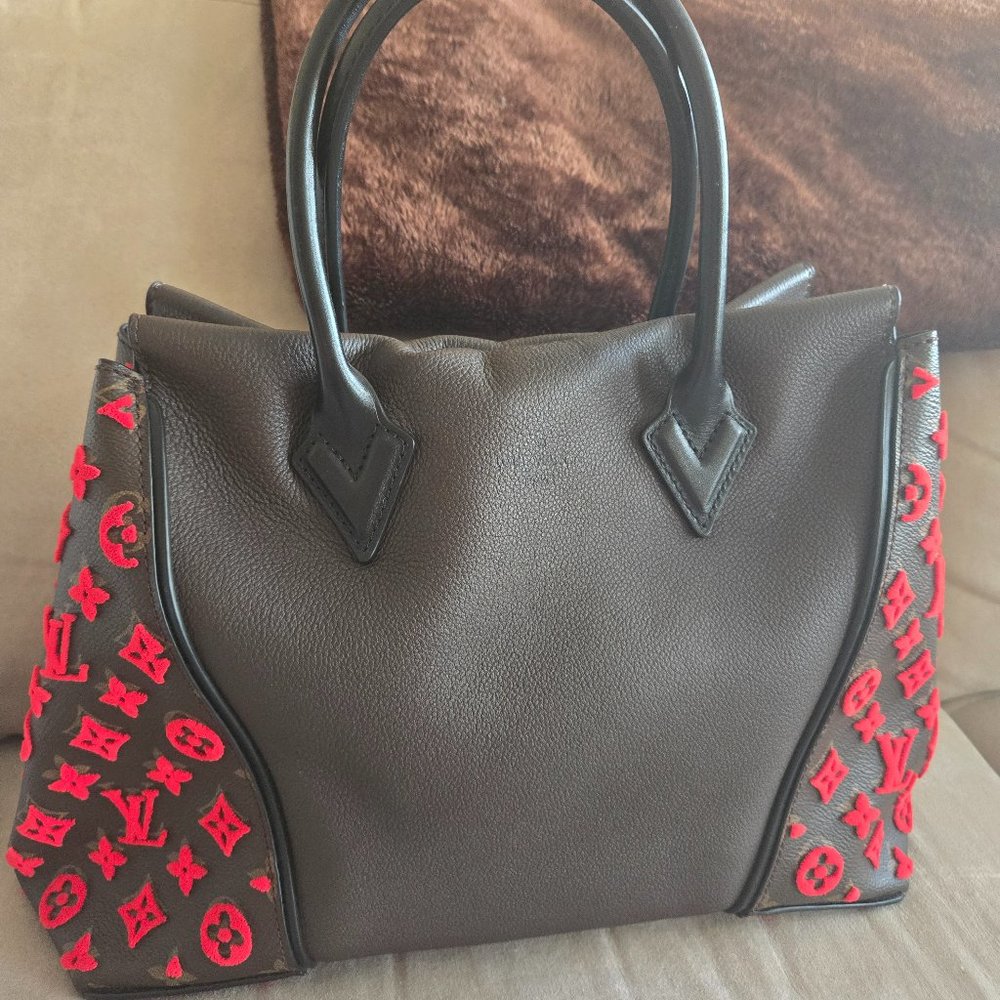 Louis Vuitton Veau Cachemire Tote W PM Chocolate